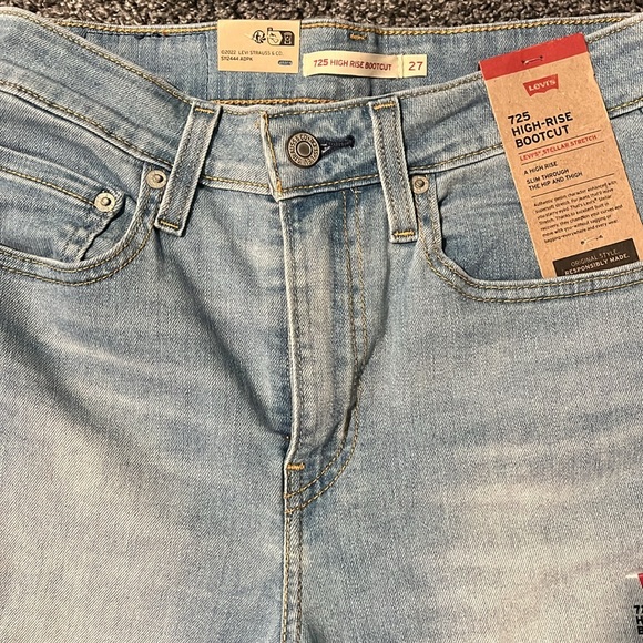 Levi 725 High Rise Bootcut Jeans, W27 L33. NWT - Picture 2 of 8